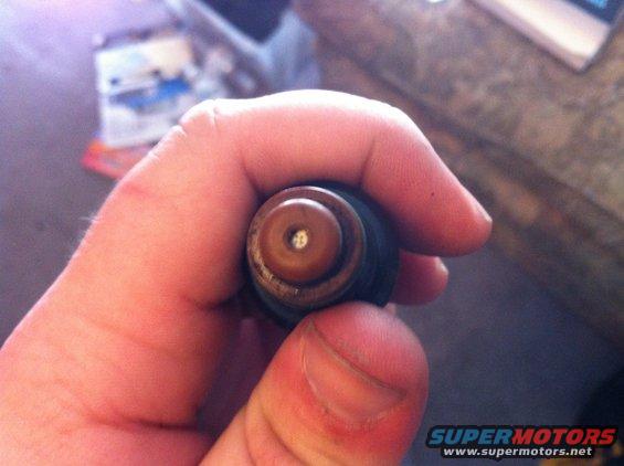 img_0614.jpg 4 holes instead of a pintle.