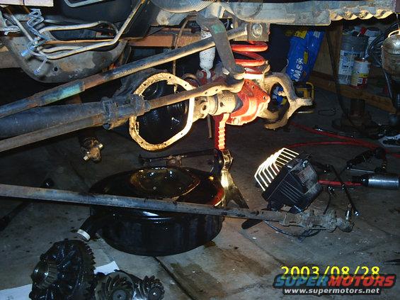 bronco-gears-006.jpg I had to lower my tie rod to get better access to the diff, also make sure to really clean the crap out of the empty housing.