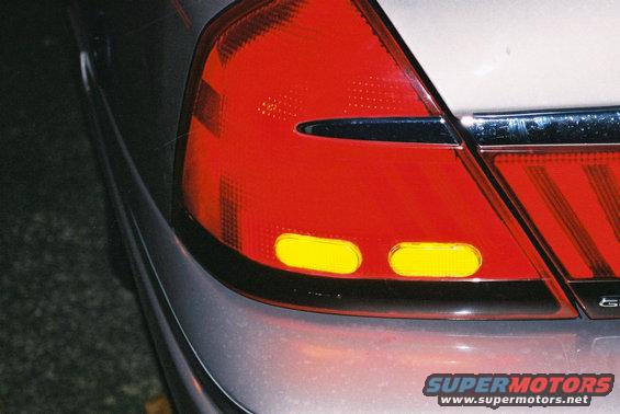 indicator-lens-detail-left-rear.jpg Left indicator lens detail