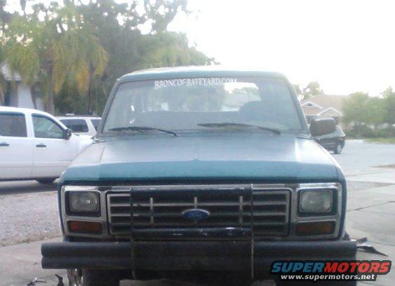 p82a0345.jpg front clip swap to 86. not done yet but general idea how it will look. much better than the mangled original clip. also looks about 20% cooler