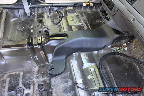 img_6213.jpg a/c duct for column shift. need to remove this part.