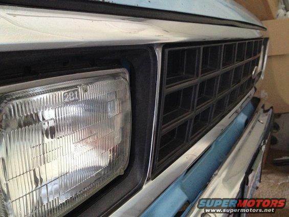 1985 Ford Bronco II front grille and headlight with '281' marking