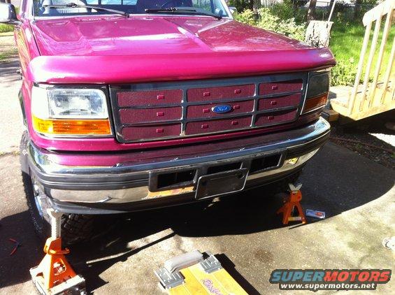 img_0836.jpg Second Powerstroke bumper. Near perfect shape. This is my method of alignment. A floor jack is also used.