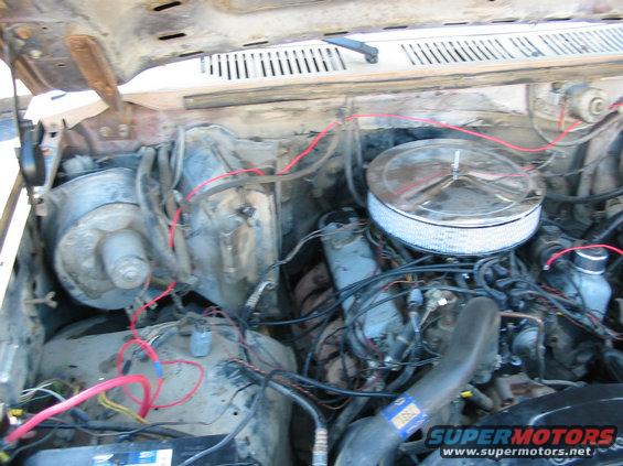 img_0020.jpg Engine 2...notice the nice 14 gauge wire for my custom kill switch.