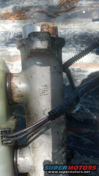 Brake master cylinder with 15/16 marking