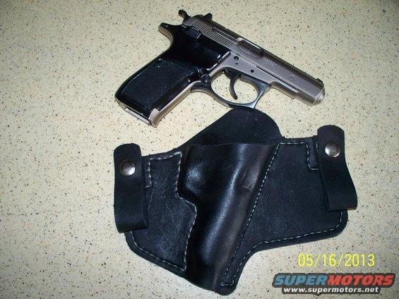 holsters-006.jpg 