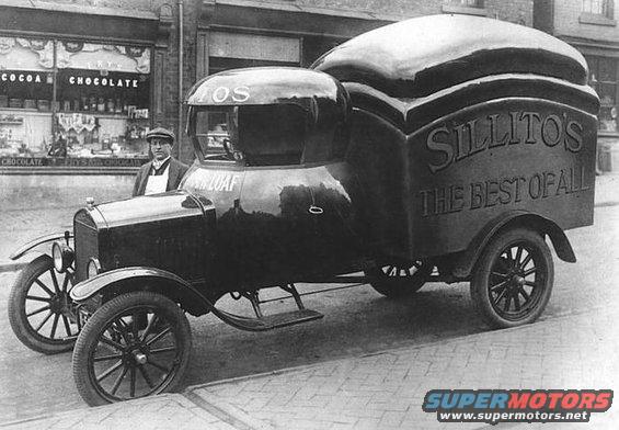 Bread loaf truck with Sillito's branding, 1909