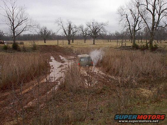 ruppe-road-wheeling-010.jpg Ryan's Blazer on 38.5 boggers just disapeared below the bumper.