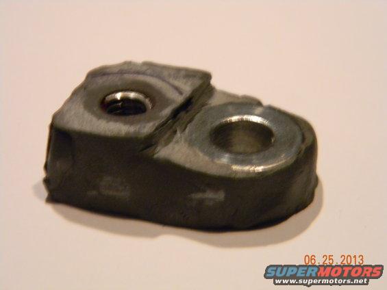 transfercase-016.jpg finished bracket

used red Loctite on the helicoil

*** ran a tap thru the threads to remove excess loctite



