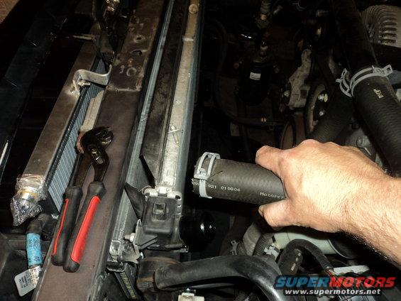 40-upper-radiator-hose-removed.jpg 