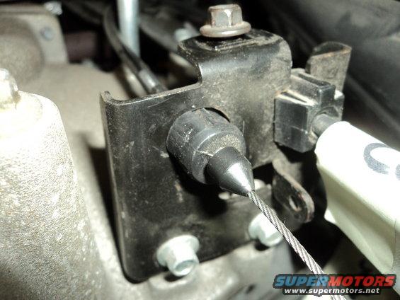 59-remove-throttle-cable-from-bracket.jpg 