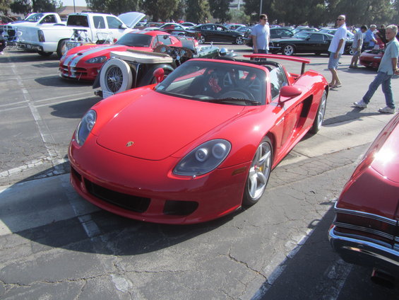 Red Porsche Carrera GT front 3/4 view