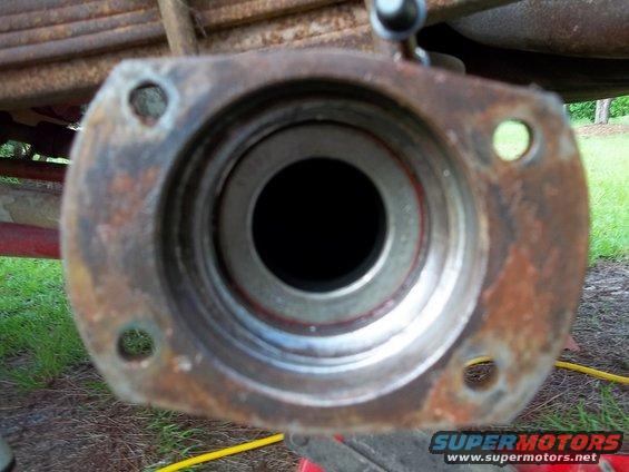 114_1990.jpg Driver Side Axle Housing 1