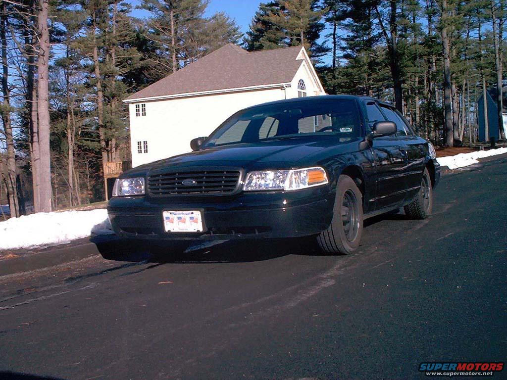 2000 Ford Crown Victoria photo