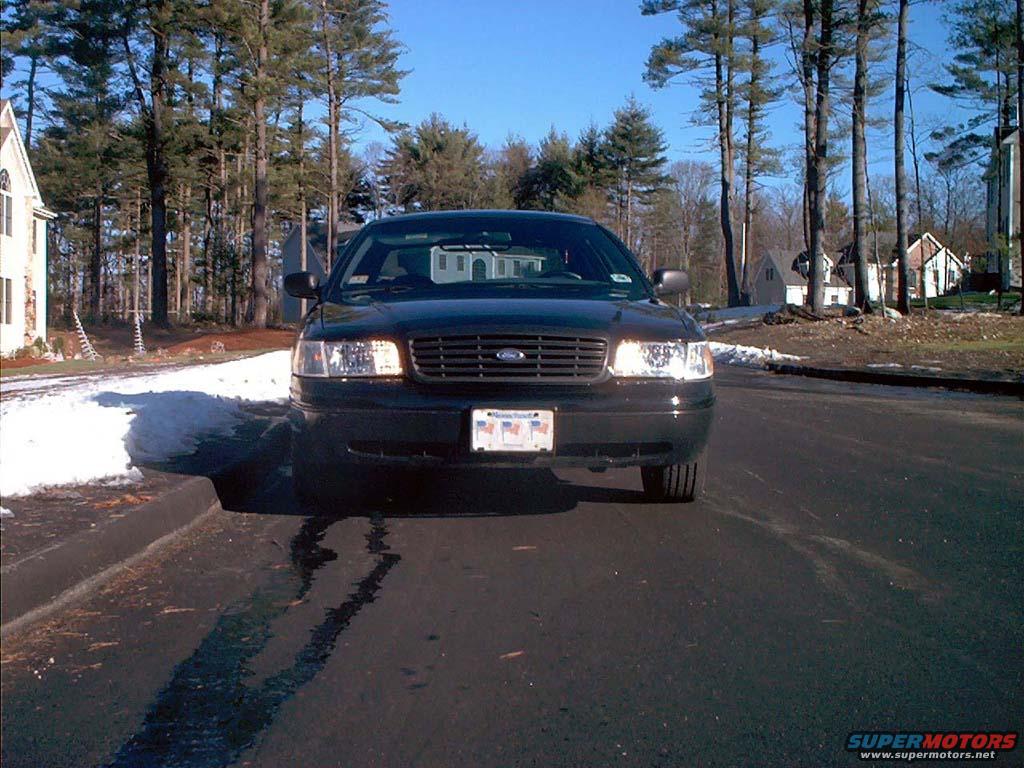 2000 Ford Crown Victoria photo