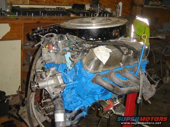 dsc00021-(2).jpg I had to pull the complete intake system and swap out the truck pan for fox body pan/pick up tube. so the block got painted.