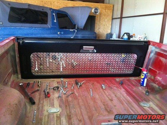 new-tailgate.jpg Tailgate from LMC Truck and Diamond plate from JBG.