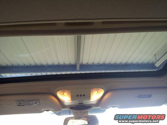 Interior sunroof and overhead console with lights
