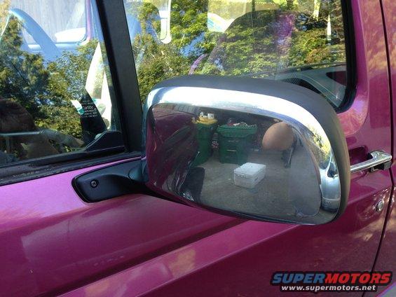 img_10731.jpg Cleaned and polished chrome cap.