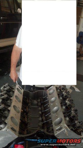 540-intake-valley.jpg Torino 540 Short block intake valley