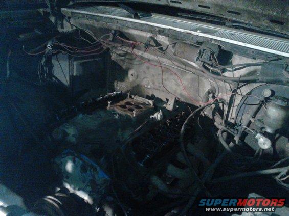 p82a0124.jpg engine number 4 dropped in. hopefully running good intime for RYC.