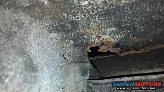psg-flr-board-rust-spot2.jpg 
