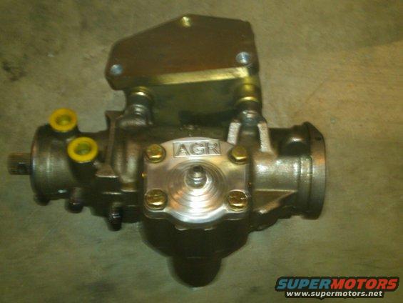 AGR power steering gearbox with yellow fittings