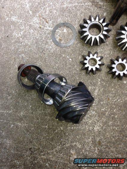 Pinion and carrier removed. I dont think I will reuse ANY of this.