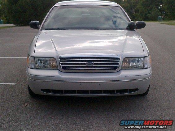 Silver 2001 Ford Crown Victoria front view