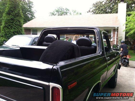 img_0016.jpg Topless 1