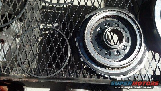E4OD transmission clutch pack and seals on metal grate
