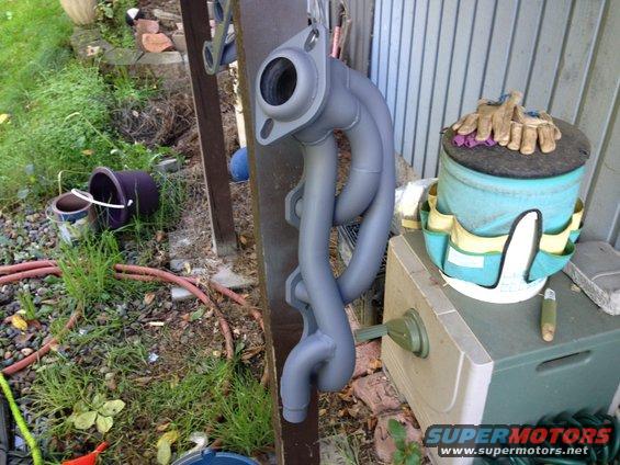 img_1225.jpg 2 coats of Rustoleum High Heat Primer.