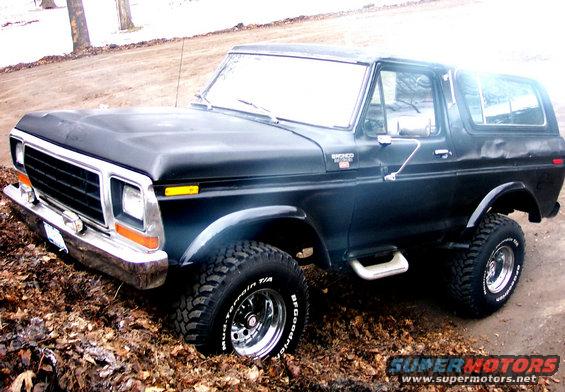 picture_0565.jpg Leaf Day Couldnt resist