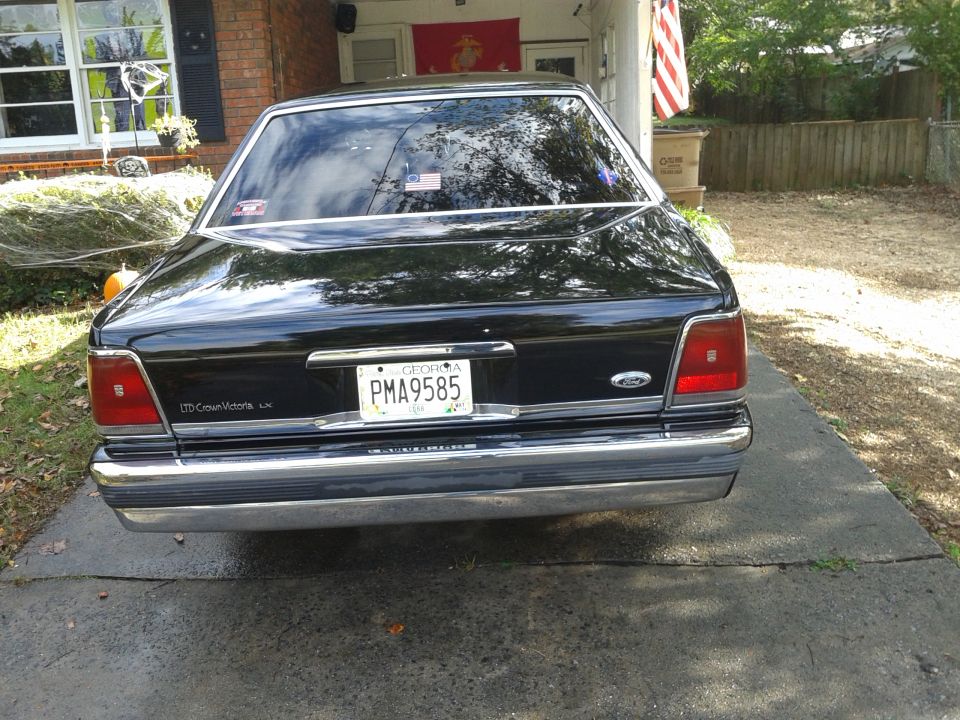 1987 Ford Crown Victoria LTD “Crakbolt”