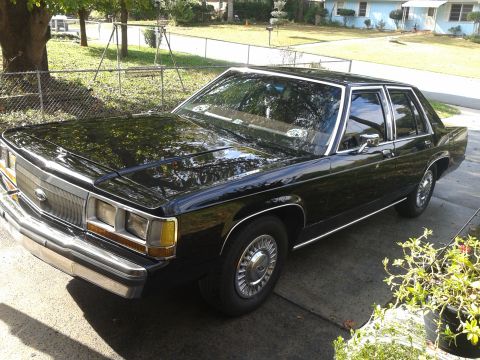 1987 Ford LTD Crown Victoria photo
