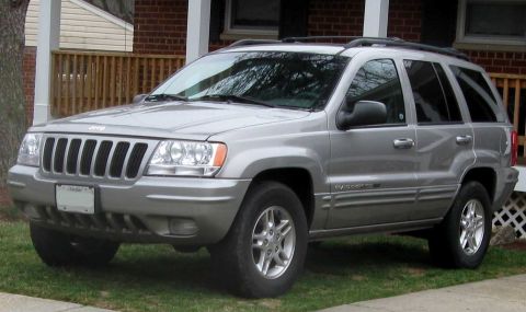 1991 Ford LTD Crown Victoria - Photo of a Jeep Grand Cherokee SUV, not a technical document.