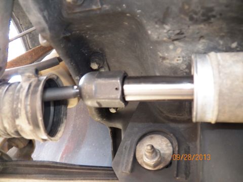 1998 Lincoln Mark VIII - Notice the roll pin to lock the inner tie rod to the steering shaft.