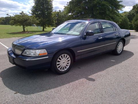 2001 Ford Crown Victoria photo