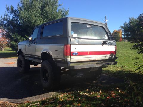 1989 Ford Bronco photo