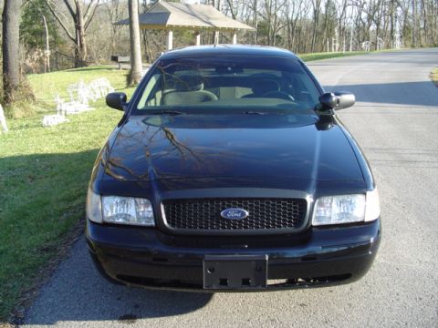 2001 Ford Crown Victoria - 2001 P71 (Front)