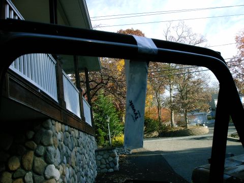 1990 Ford Bronco - Used tape to hold the window up. Yes it was a pain to clean off all the residue but better that then to have the window slam on my arm whil…