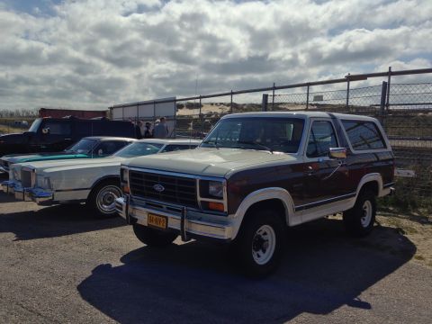 1984 Ford Bronco photo