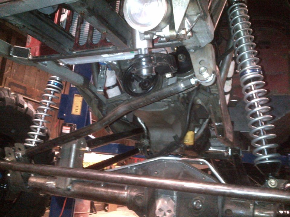 Custom suspension and drivetrain with skull differential cover