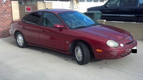 1996 Ford Taurus photo