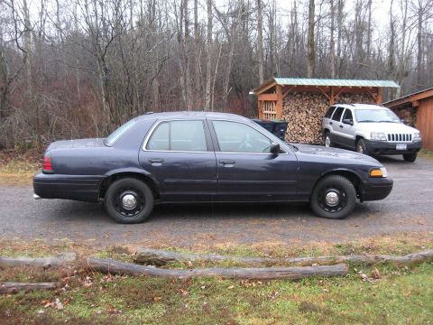 2003 Ford Crown Victoria photo