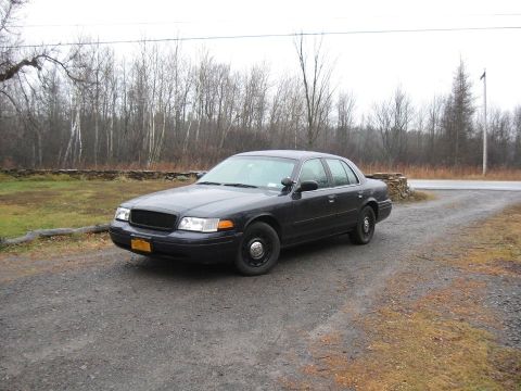 2003 Ford Crown Victoria photo