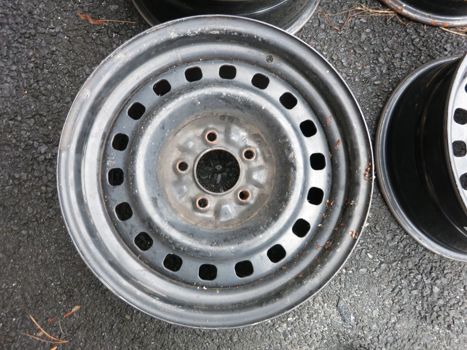 steel wheel rim with square holes