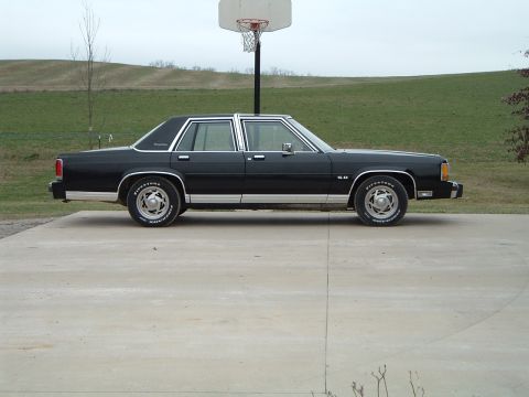 1989 Ford Crown Victoria LTD - Nice Side Picture