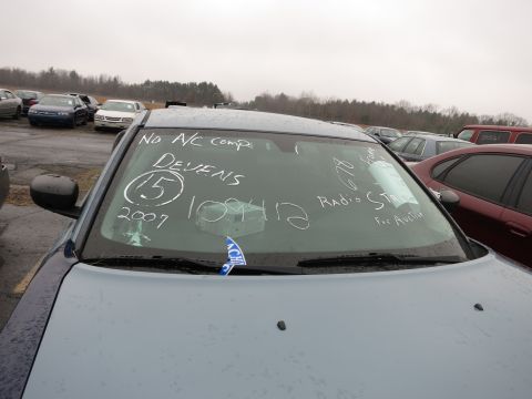 1991 Ford LTD Crown Victoria - Writing on a car windshield indicates '2007' and 'For Auction', contradicting the registry's claim of a 1991 model.