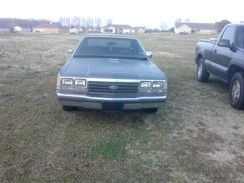 1991 Ford LTD Crown Victoria photo